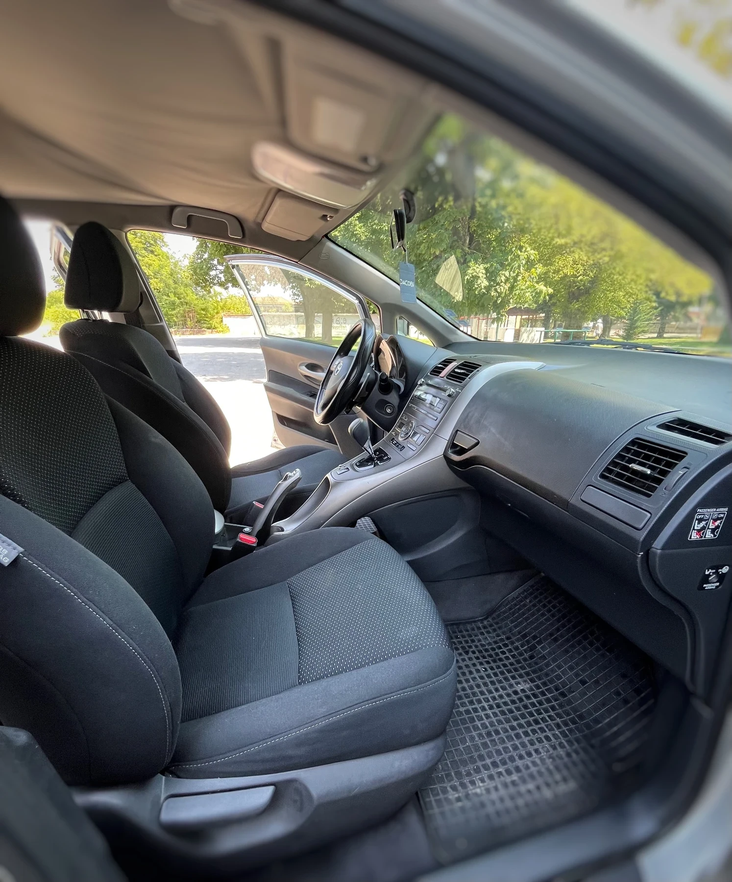 Toyota Auris  - изображение 7