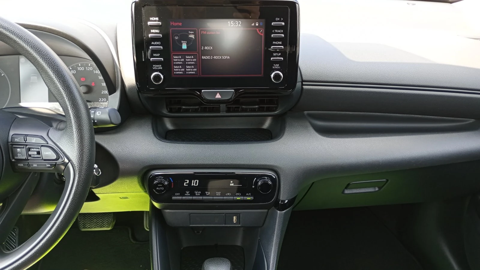 Toyota Yaris 1.5 (93 кс) Hybrid e-CVT - изображение 9