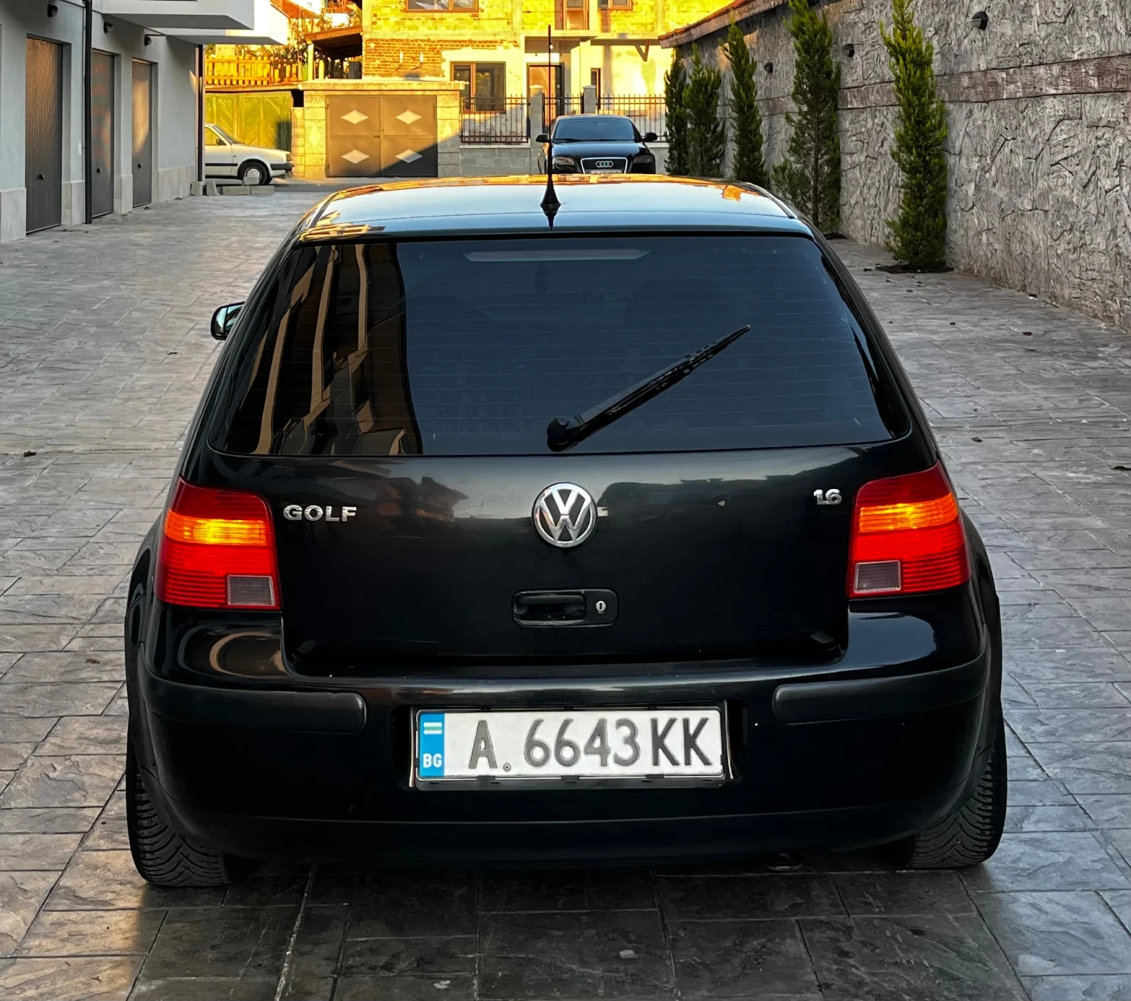 VW Golf 1.6SR/101КС - изображение 6