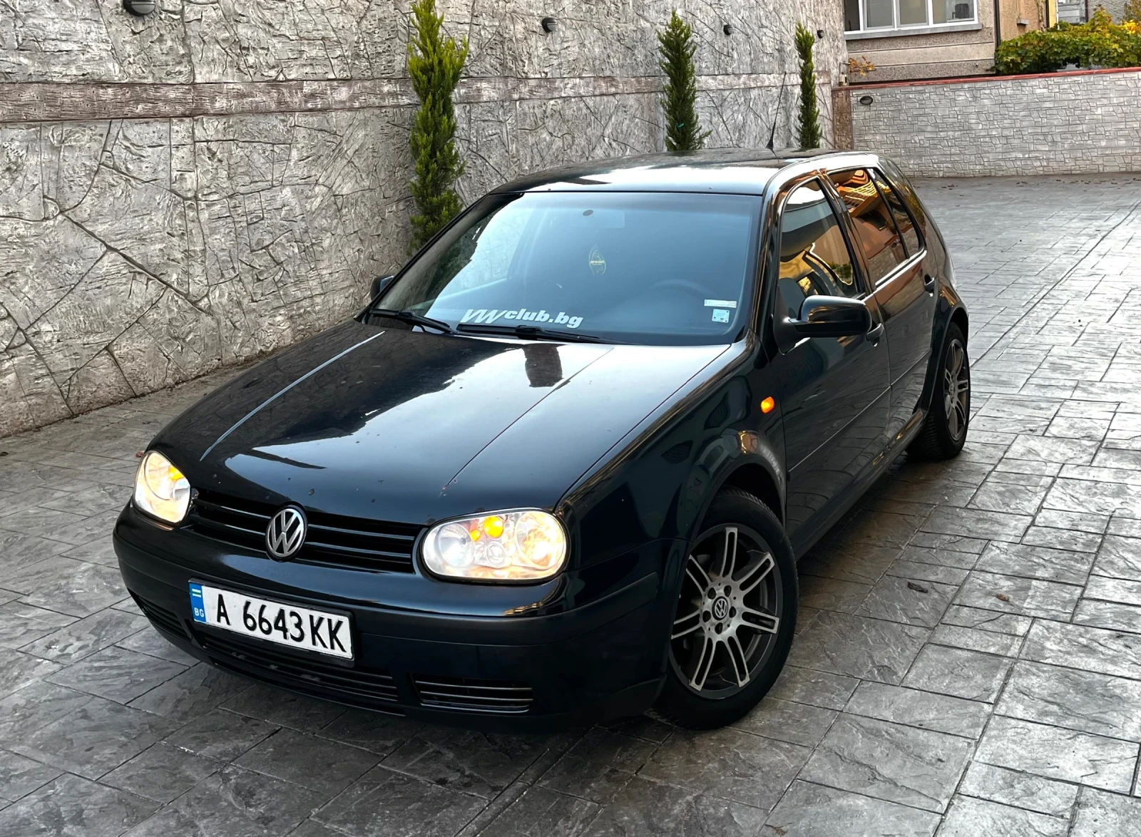 VW Golf 1.6SR/101КС - изображение 9