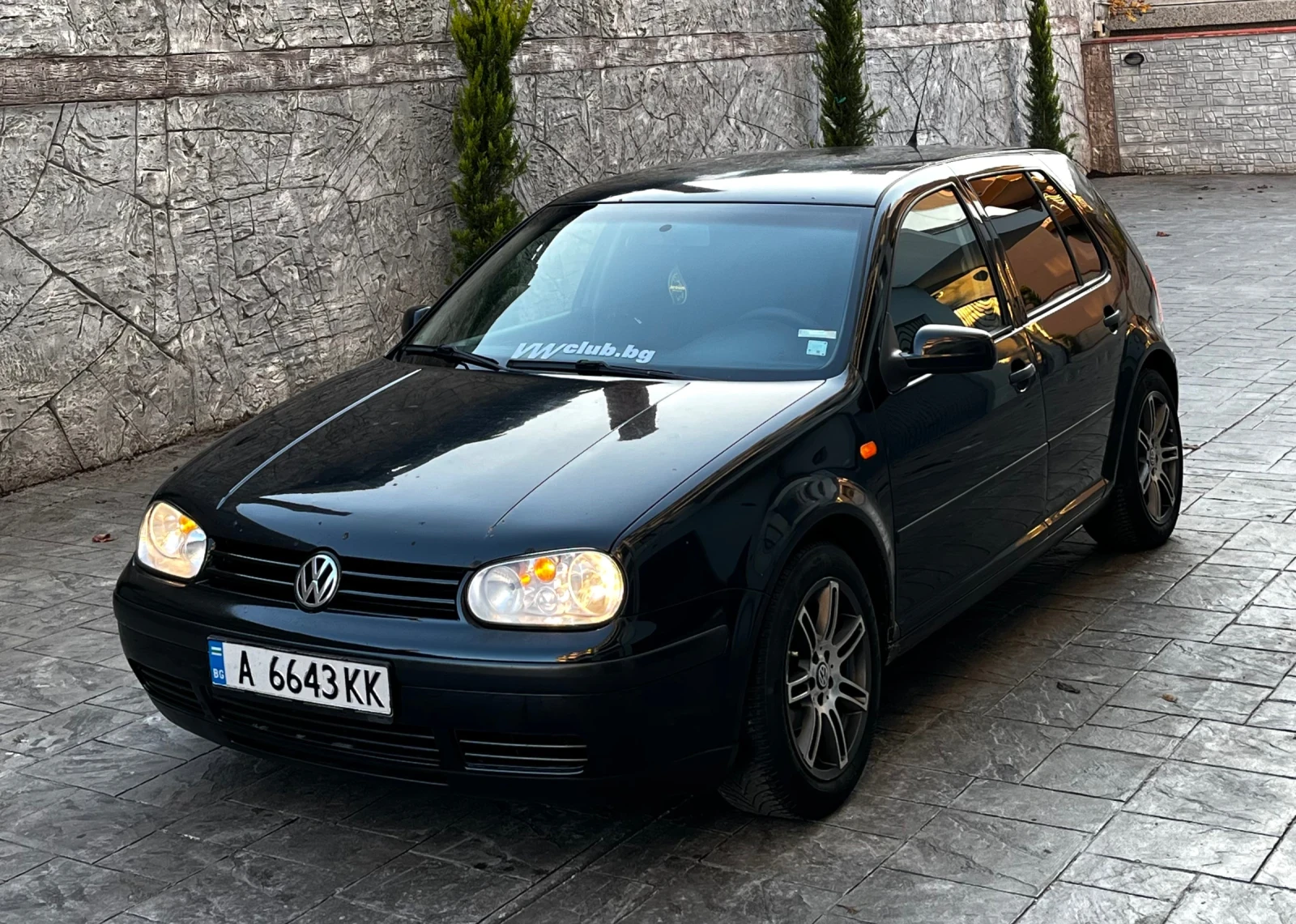 VW Golf 1.6SR/101КС - изображение 3