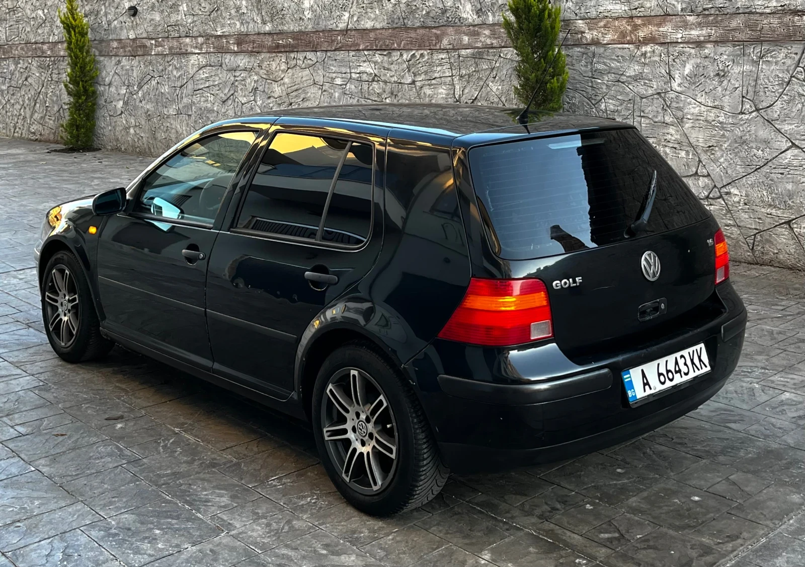 VW Golf 1.6SR/101КС - изображение 5