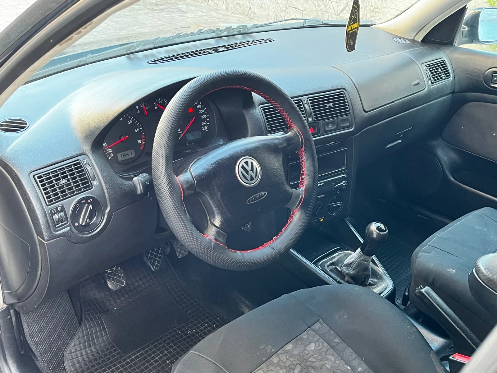VW Golf 1.6SR/101КС - изображение 10