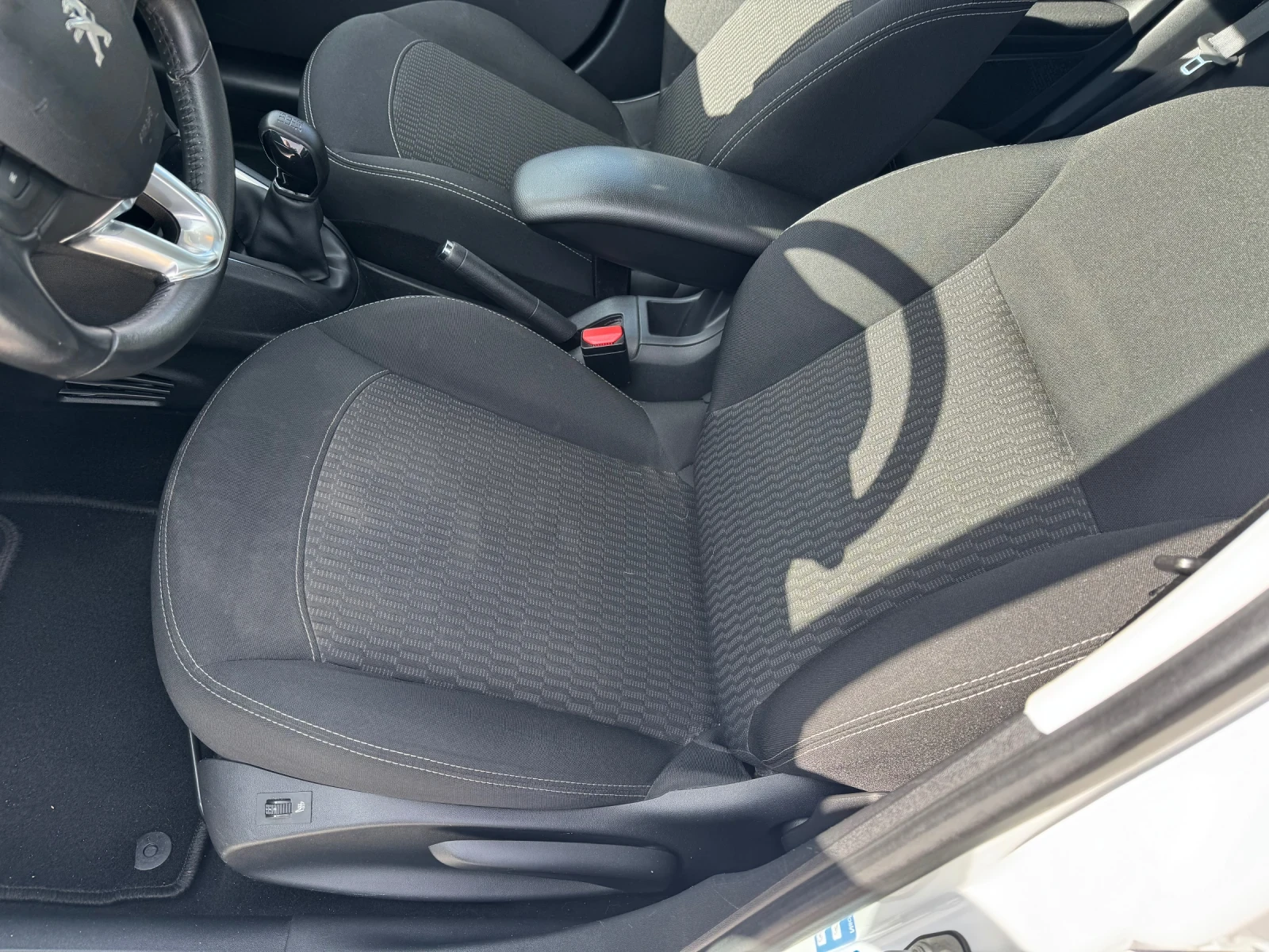 Peugeot 208 1.2 I evro 6 | Mobile.bg � ����������� 7