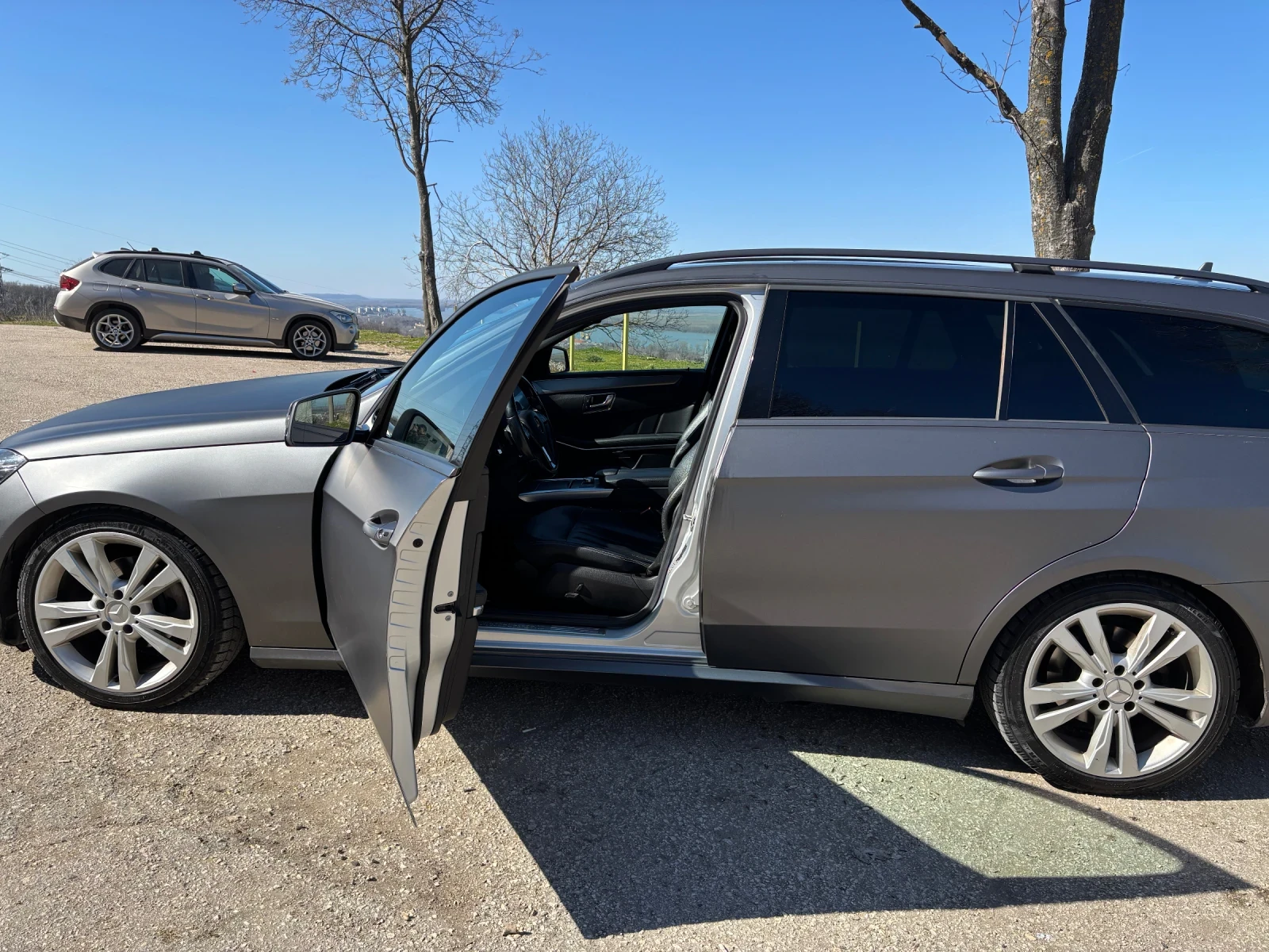 Mercedes-Benz E 220 T Avantgarde, снимка 2 - Автомобили и джипове - 53826383