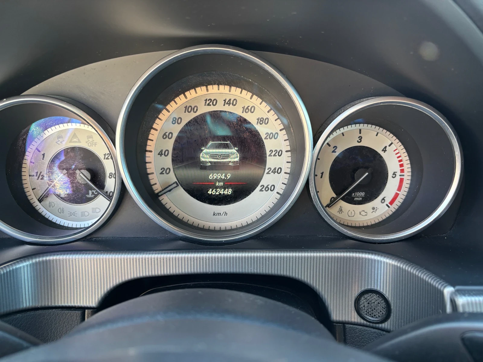 Mercedes-Benz E 220 T Avantgarde, снимка 13 - Автомобили и джипове - 53826383