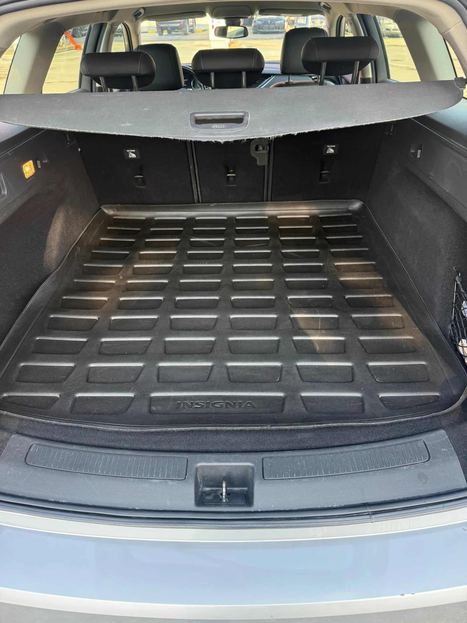 Opel Insignia 2.0/210кс/4x4/Full/CH, снимка 13 - Автомобили и джипове - 53858717