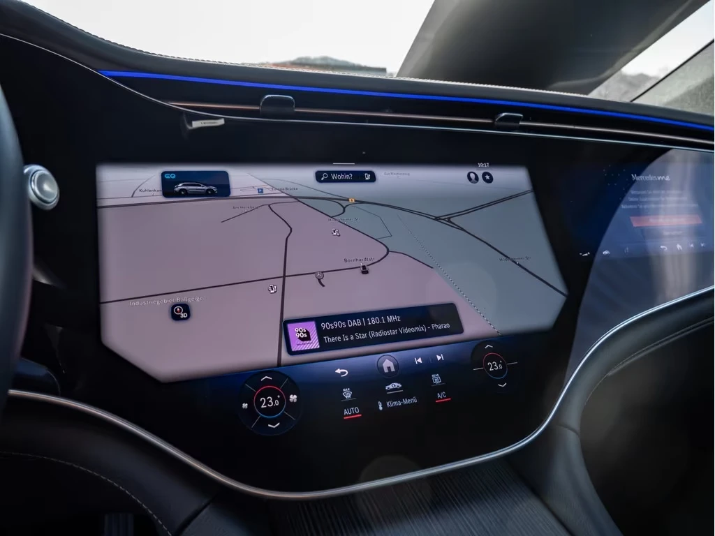 Mercedes-Benz EQS 580 4-MATIC SUV AIRMATIC HYPERSCREEN, снимка 8 - Автомобили и джипове - 53933793