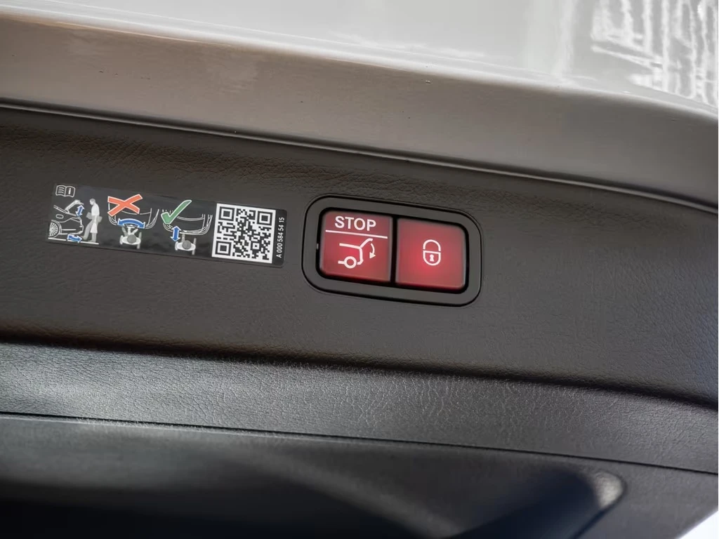 Mercedes-Benz EQS 580 4-MATIC SUV AIRMATIC HYPERSCREEN, снимка 16 - Автомобили и джипове - 53933793