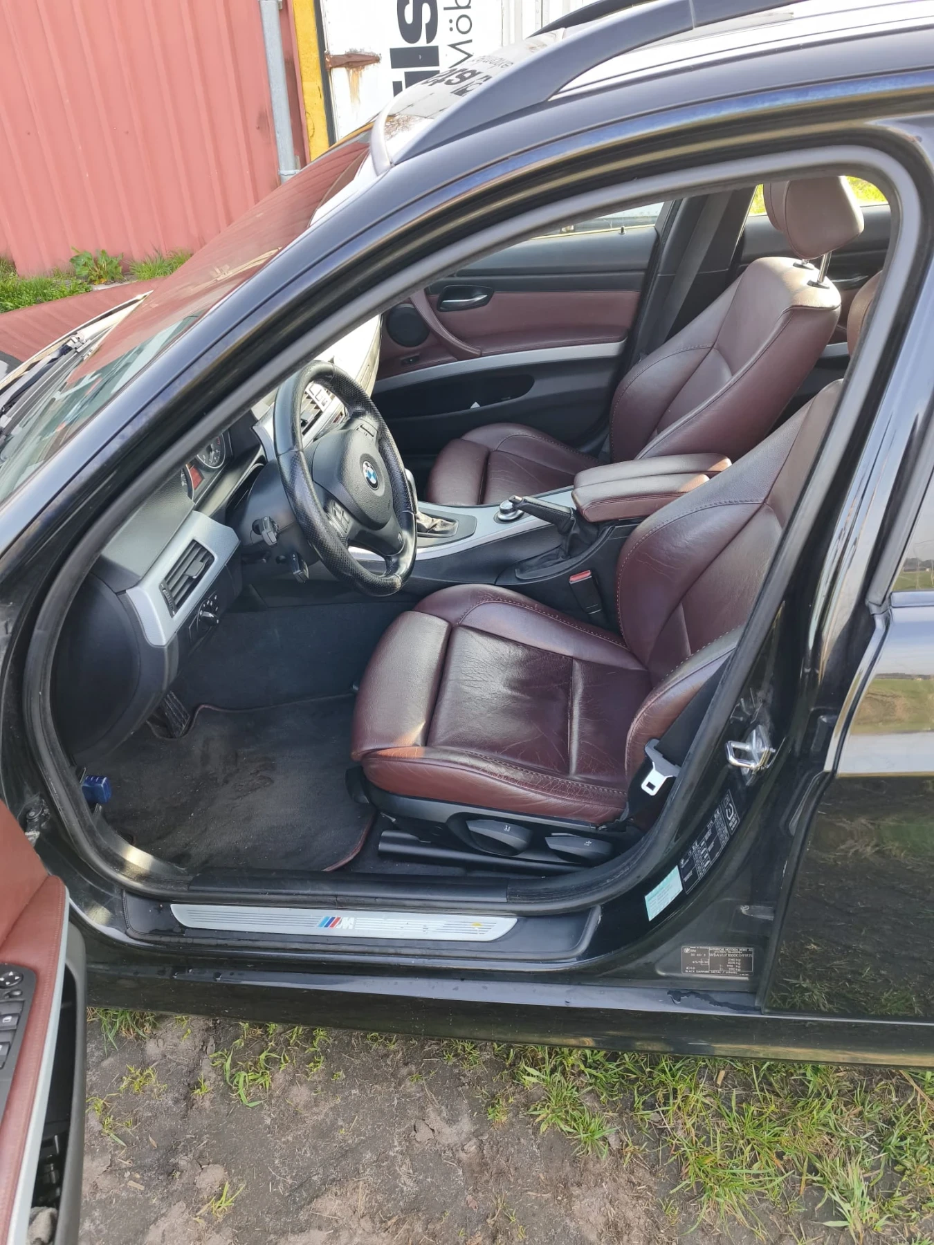 BMW 330 325D/INDIVIDUAL/M-Pack/Keyless/PANO, снимка 5 - Автомобили и джипове - 54305063