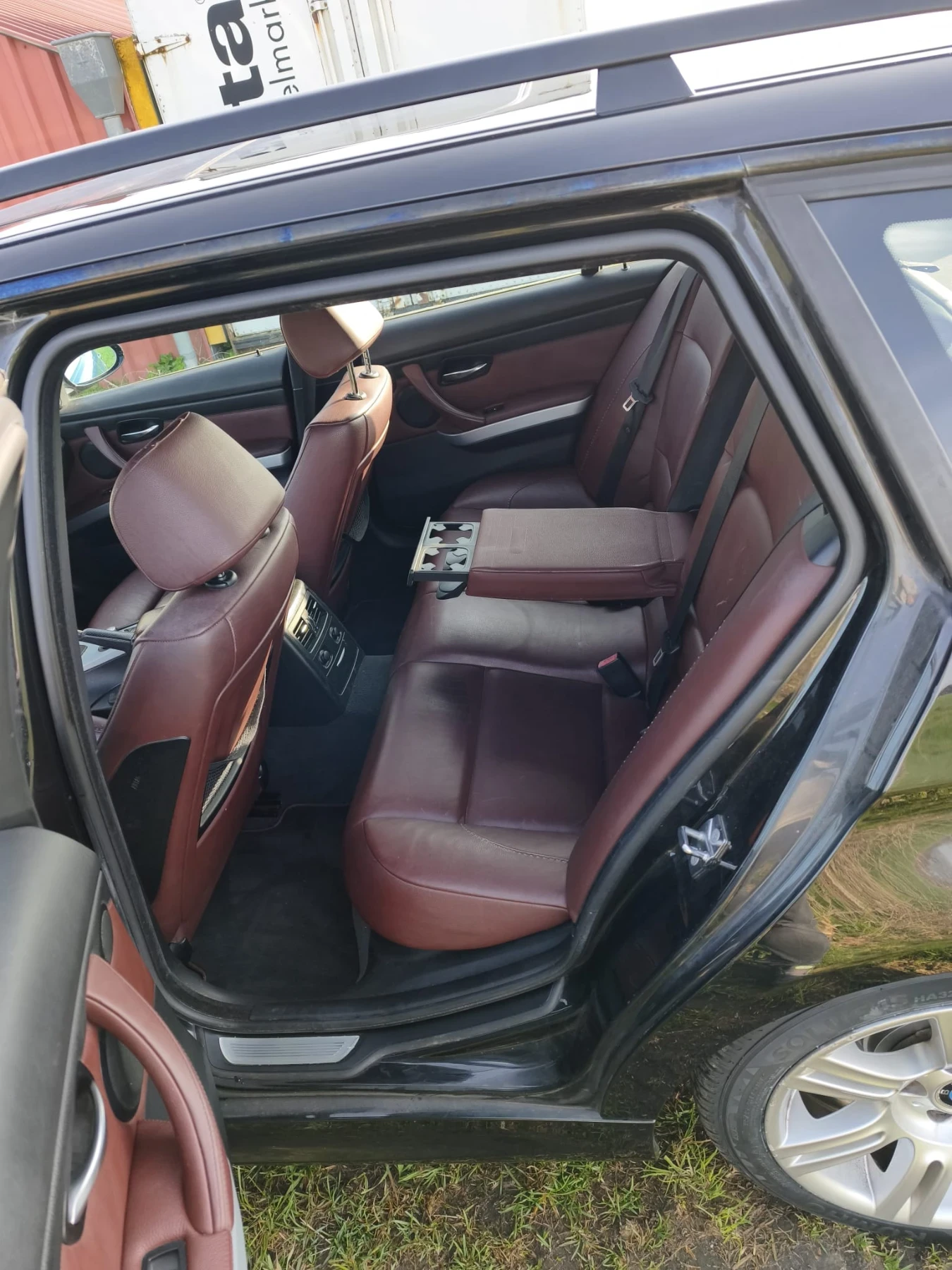 BMW 330 325D/INDIVIDUAL/M-Pack/Keyless/PANO, снимка 7 - Автомобили и джипове - 54305063