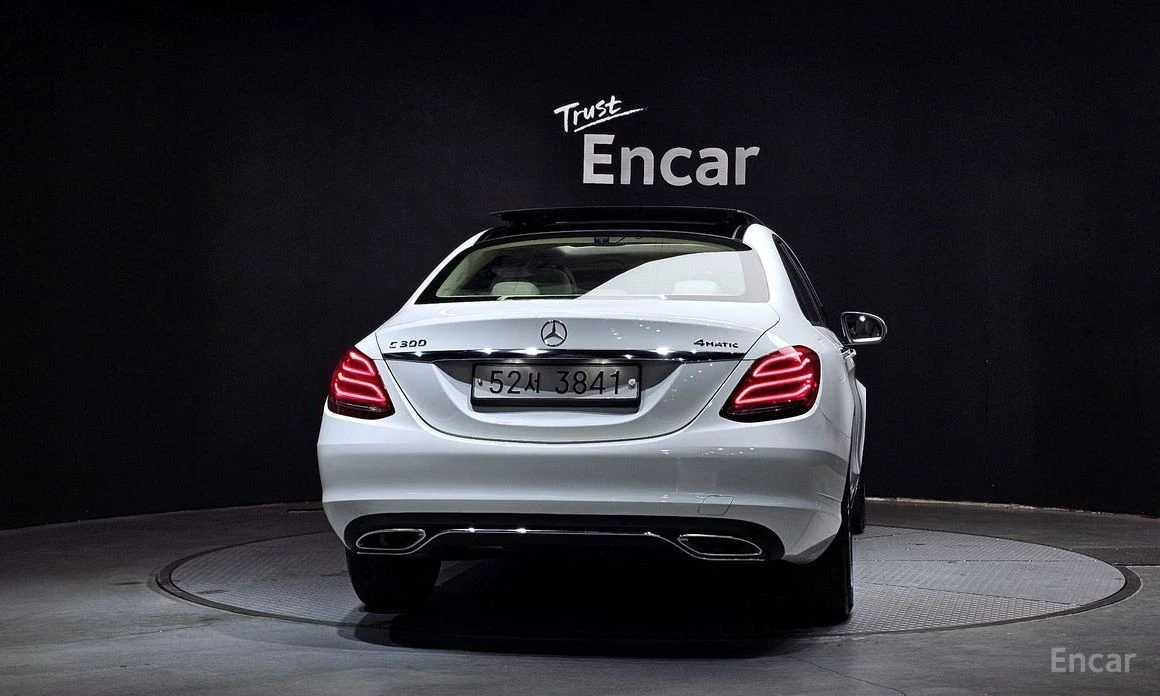 Mercedes-Benz C 300, снимка 4 - Автомобили и джипове - 54441195