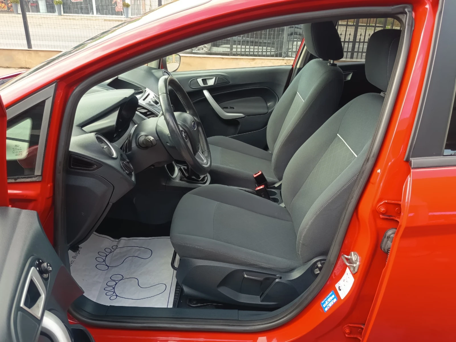Ford Fiesta 1.25i 132х.км, снимка 8 - Автомобили и джипове - 54661208