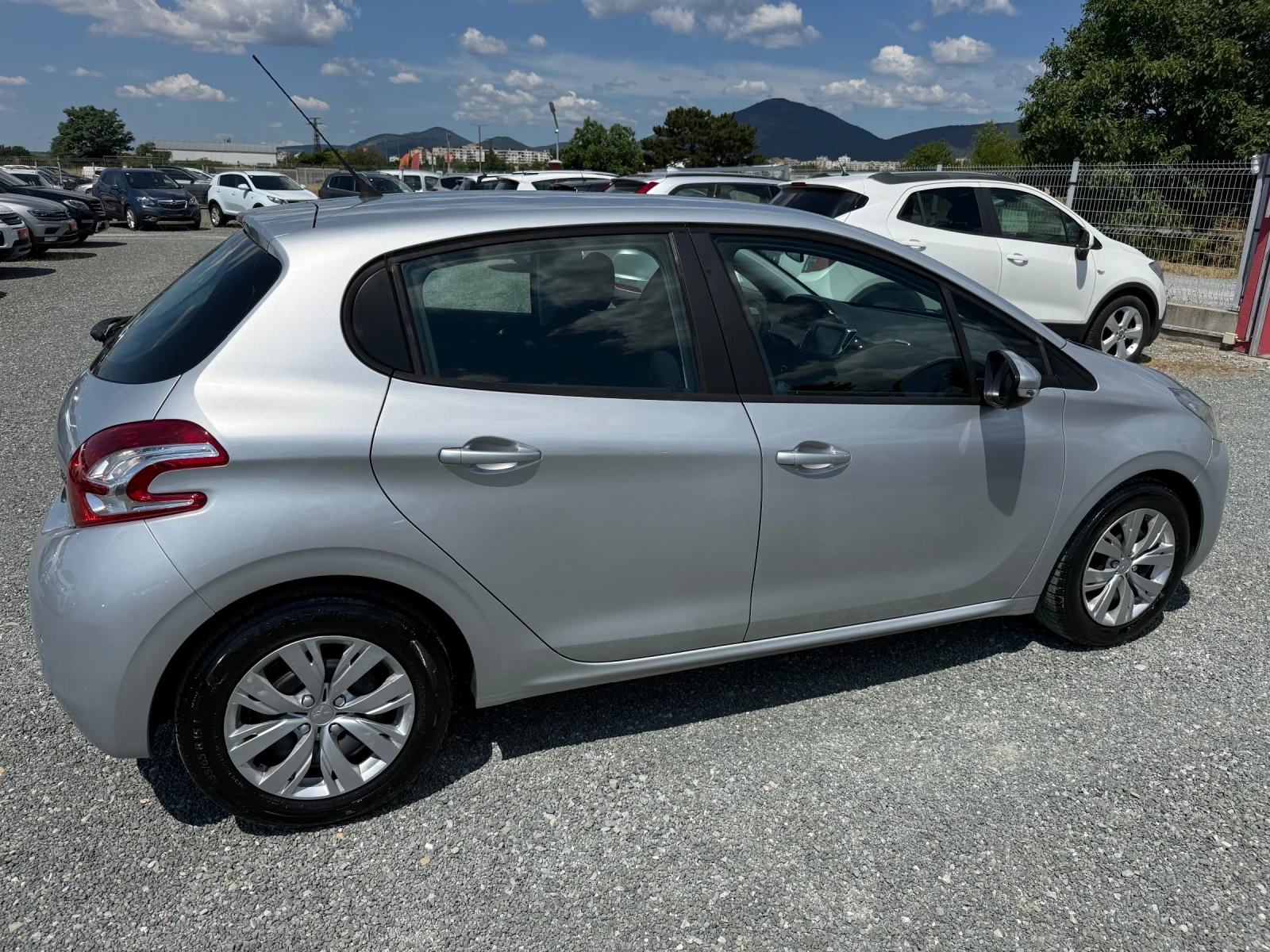 Peugeot 208 (���� ����)^(���) | Mobile.bg � ����������� 5