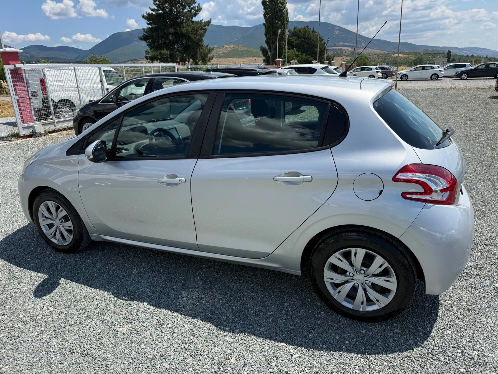 Peugeot 208 (���� ����)^(���) | Mobile.bg � ����������� 9