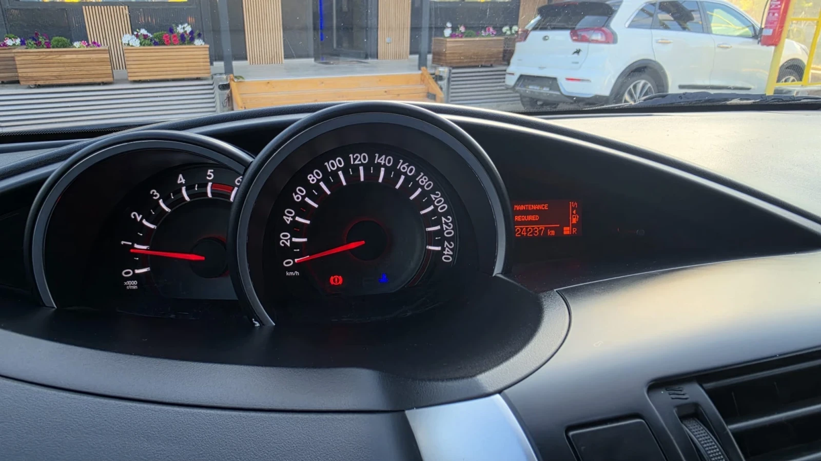 Toyota Verso, снимка 8 - Автомобили и джипове - 54962884