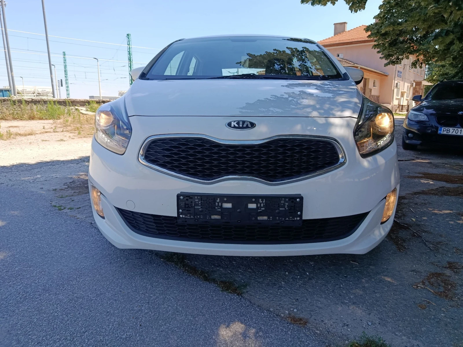 Kia Carens 1.7 дизел , снимка 8 - Автомобили и джипове - 55077036