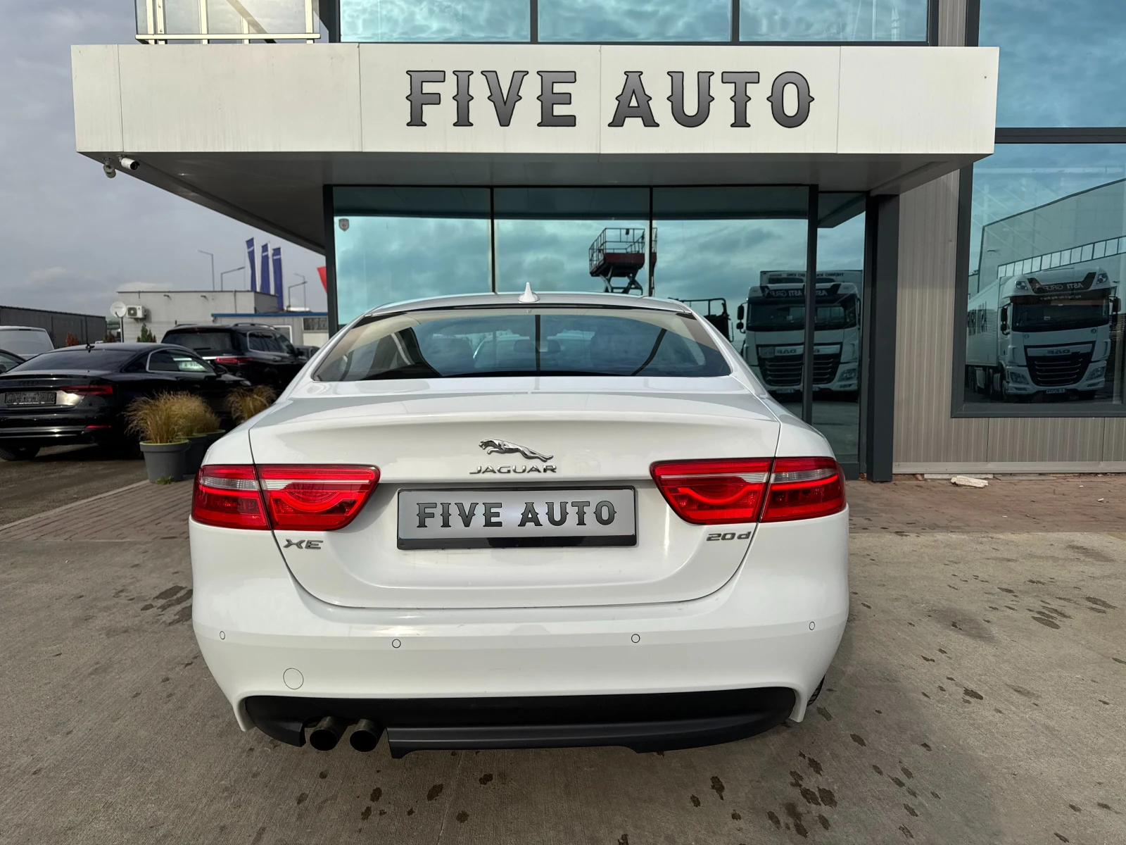 Jaguar XE 2.0d / PURE / Euro 6B / , снимка 6 - Автомобили и джипове - 55085421