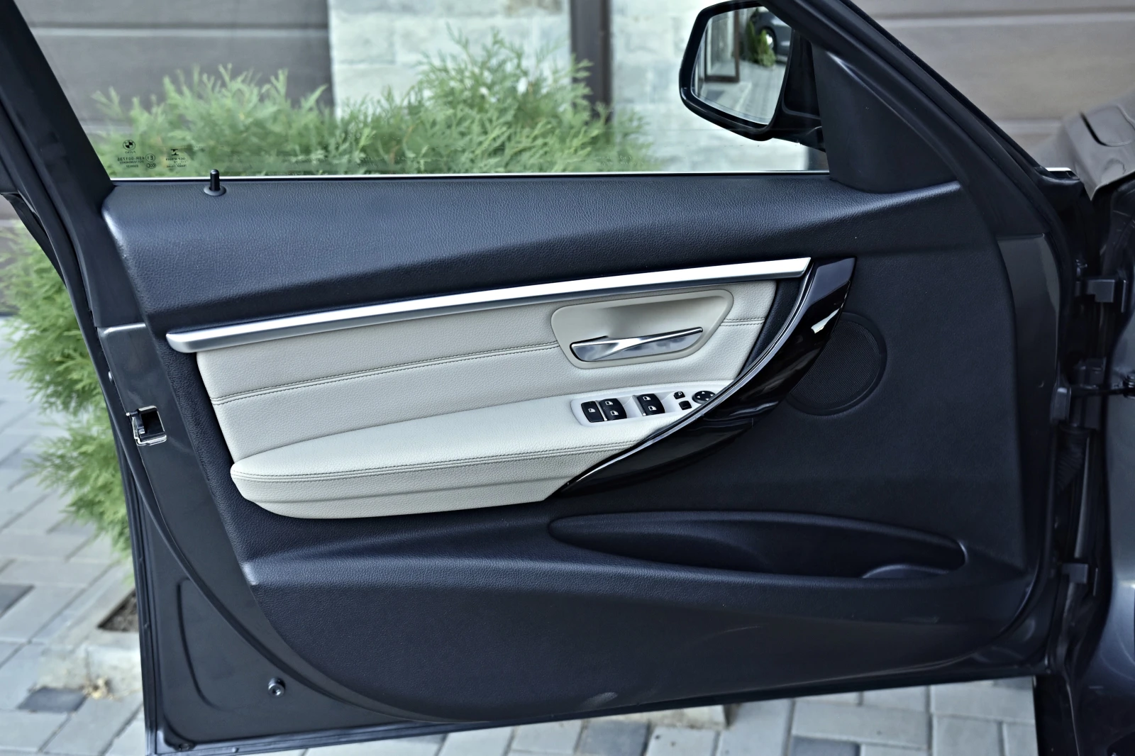BMW 335 X-Drive FACE M-Pack, снимка 9 - Автомобили и джипове - 55504511