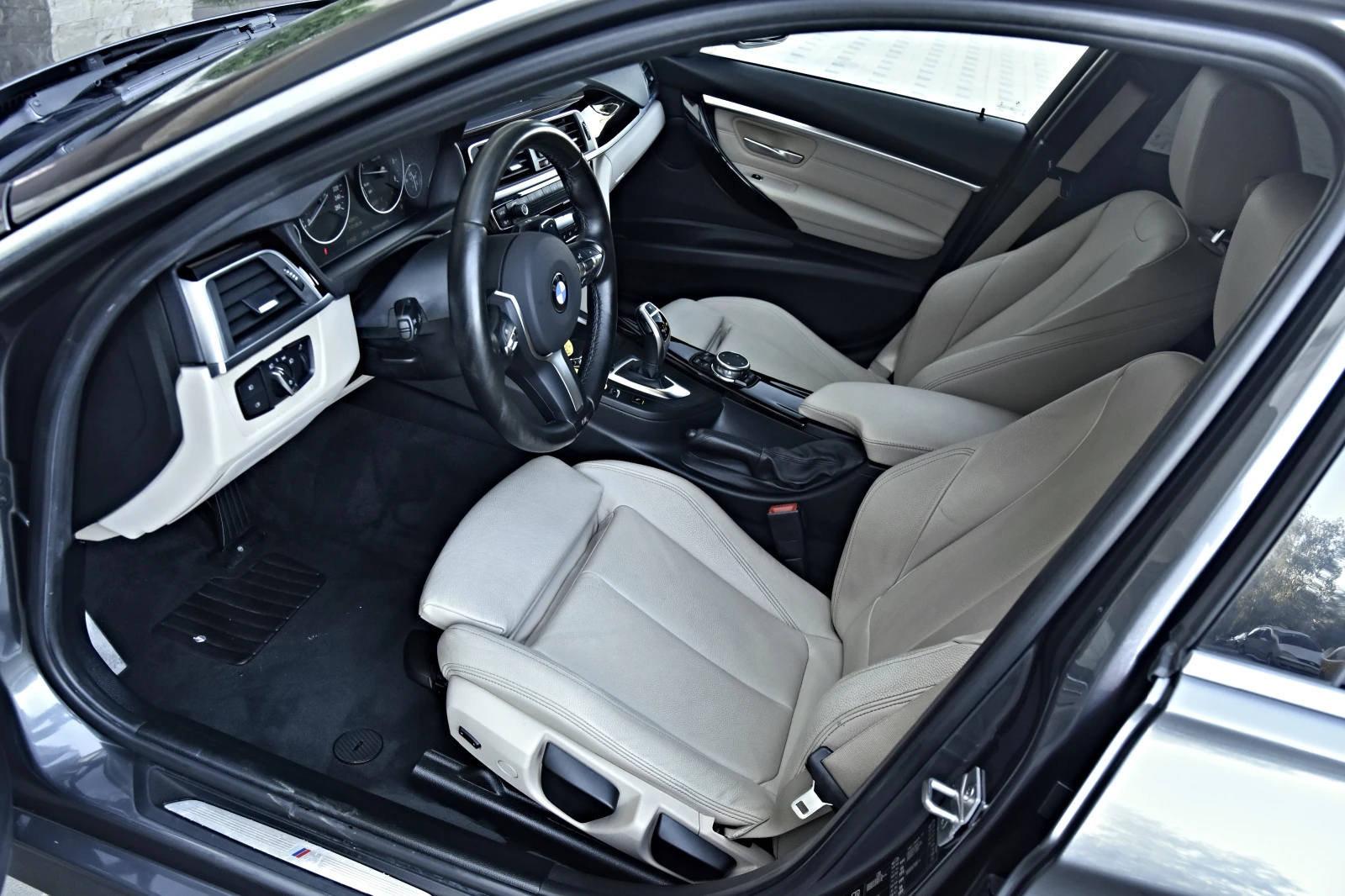BMW 335 X-Drive FACE M-Pack, снимка 10 - Автомобили и джипове - 55504511