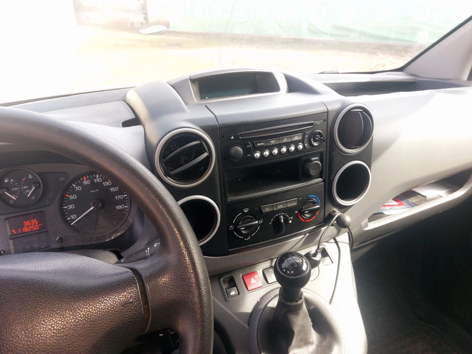 Peugeot Partner 1.6 HDI, снимка 8 - Автомобили и джипове - 55584048