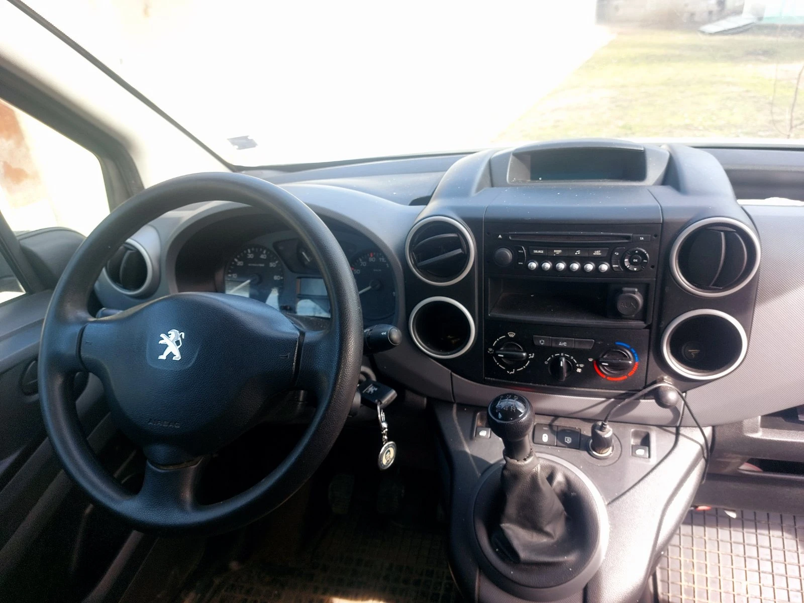 Peugeot Partner 1.6 HDI, снимка 7 - Автомобили и джипове - 55584048