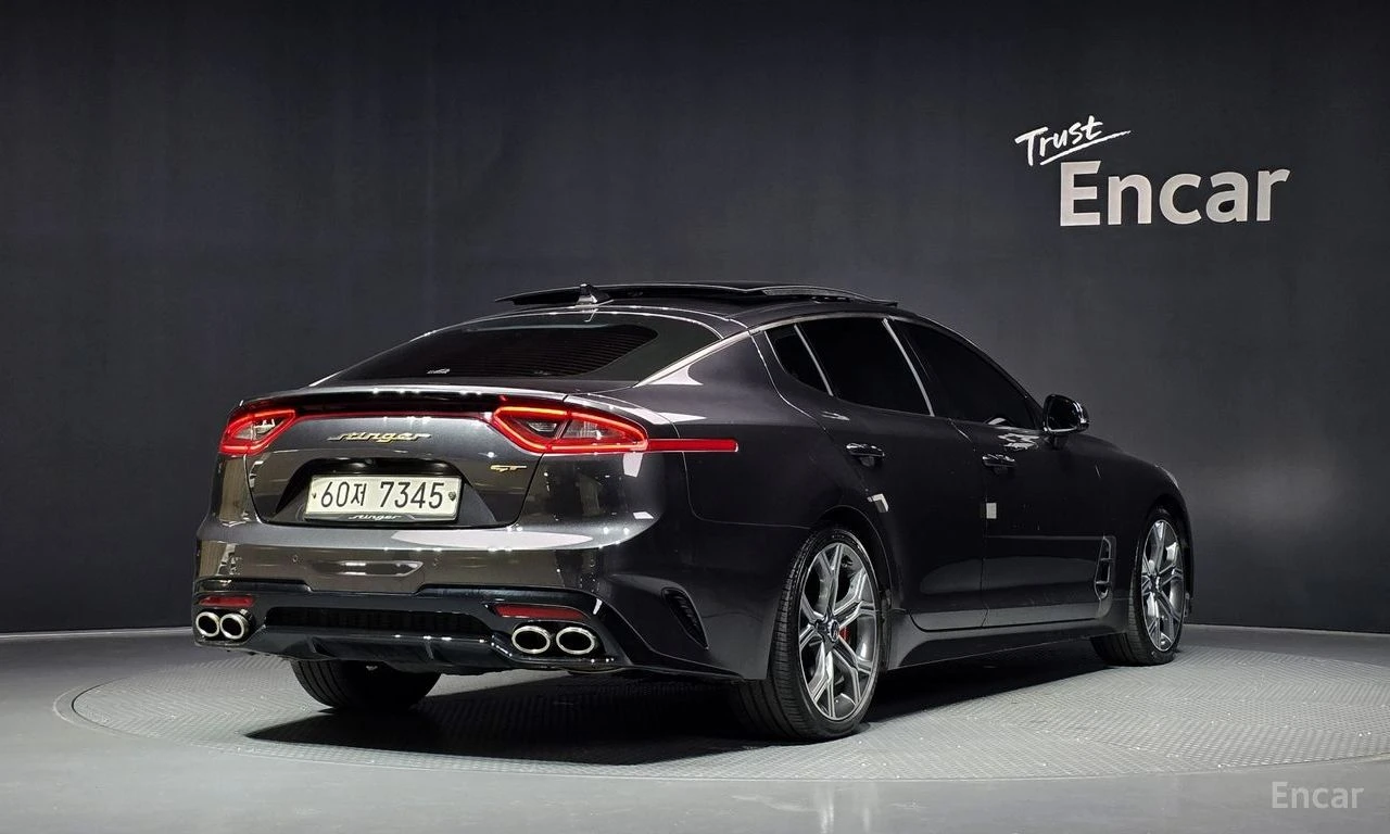 Kia Stinger 3.3 GT 2WD| 360| HEAD UP| LEXICON| PANO| ОБДУХВАНE, снимка 2 - Автомобили и джипове - 55818198