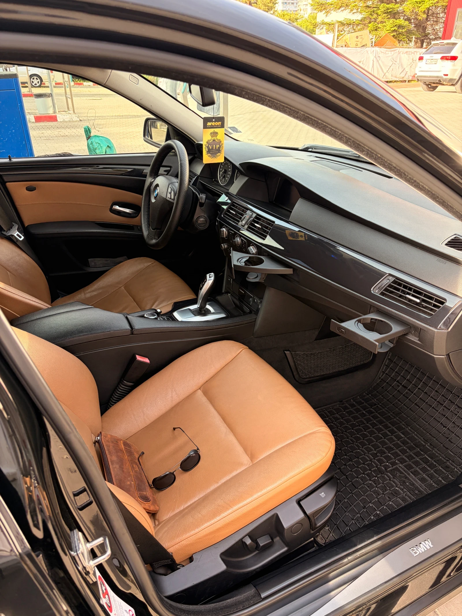 BMW 520, снимка 11 - Автомобили и джипове - 56414817