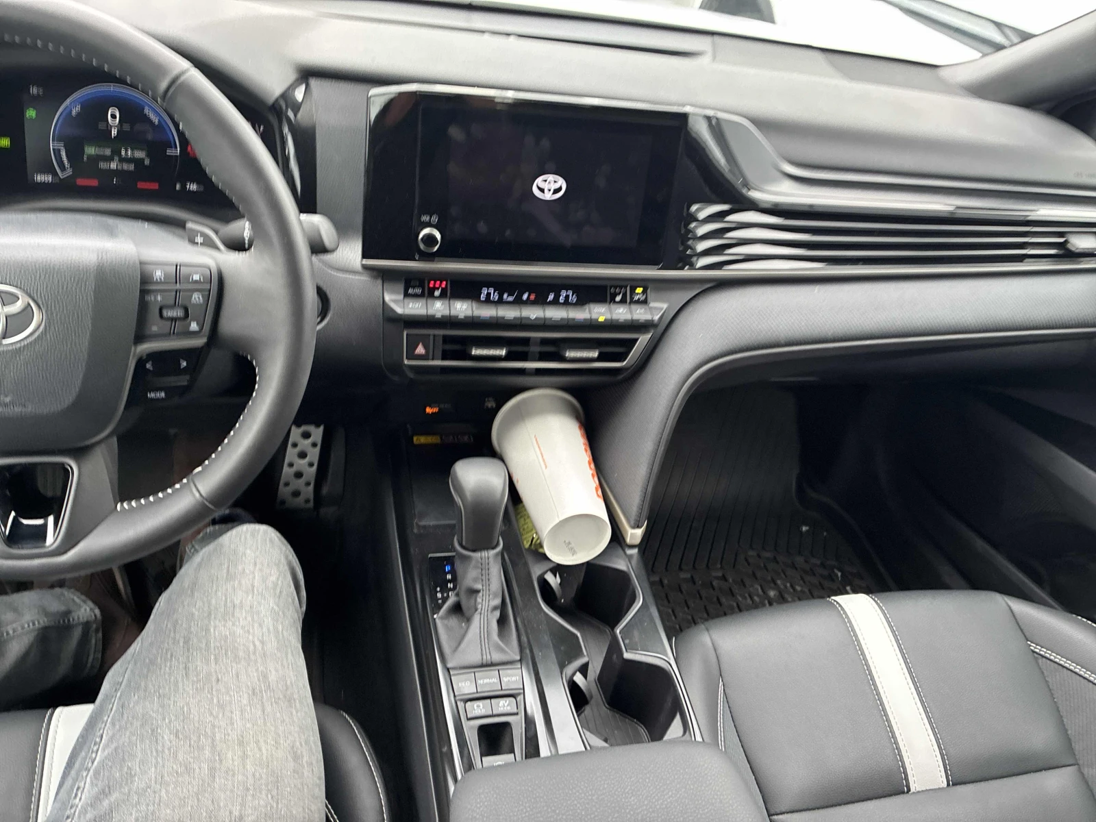 Toyota Camry SE, снимка 9 - Автомобили и джипове - 56556288