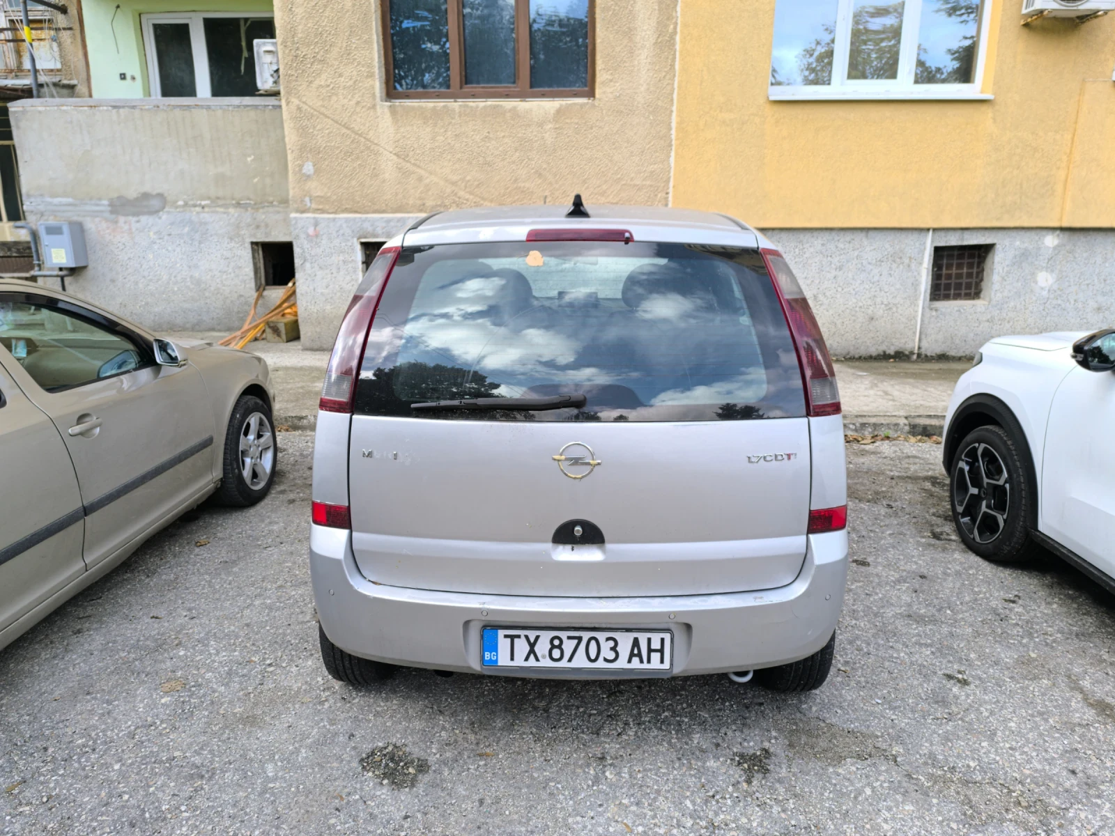 Opel Meriva 1.7 CDTI, снимка 4 - Автомобили и джипове - 56642773