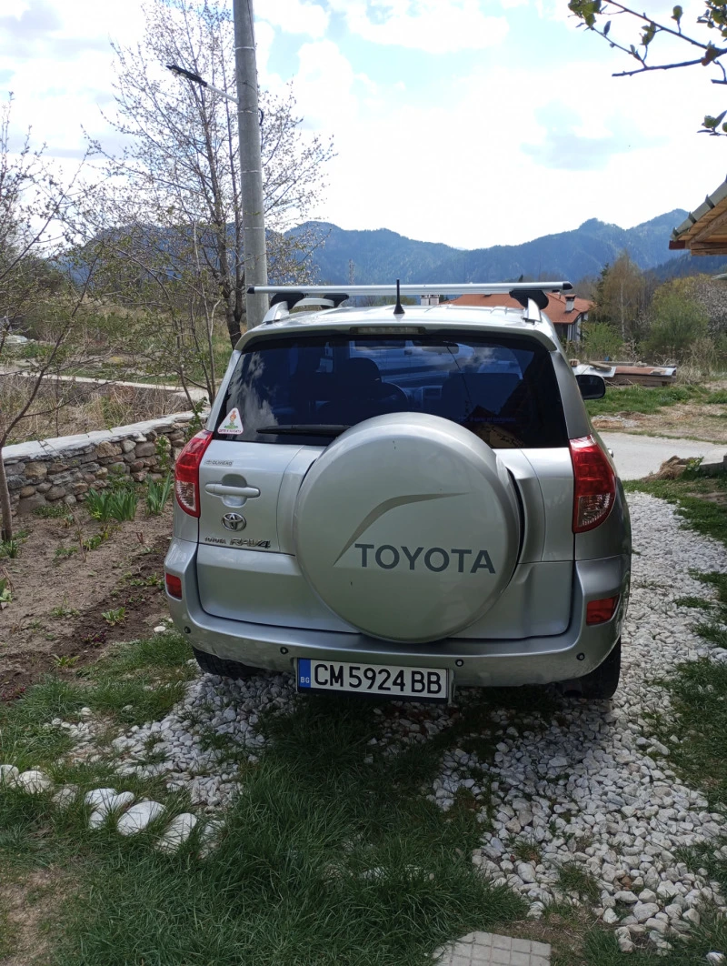 Toyota Rav4 2.2D4-D, снимка 3 - Автомобили и джипове - 46936032