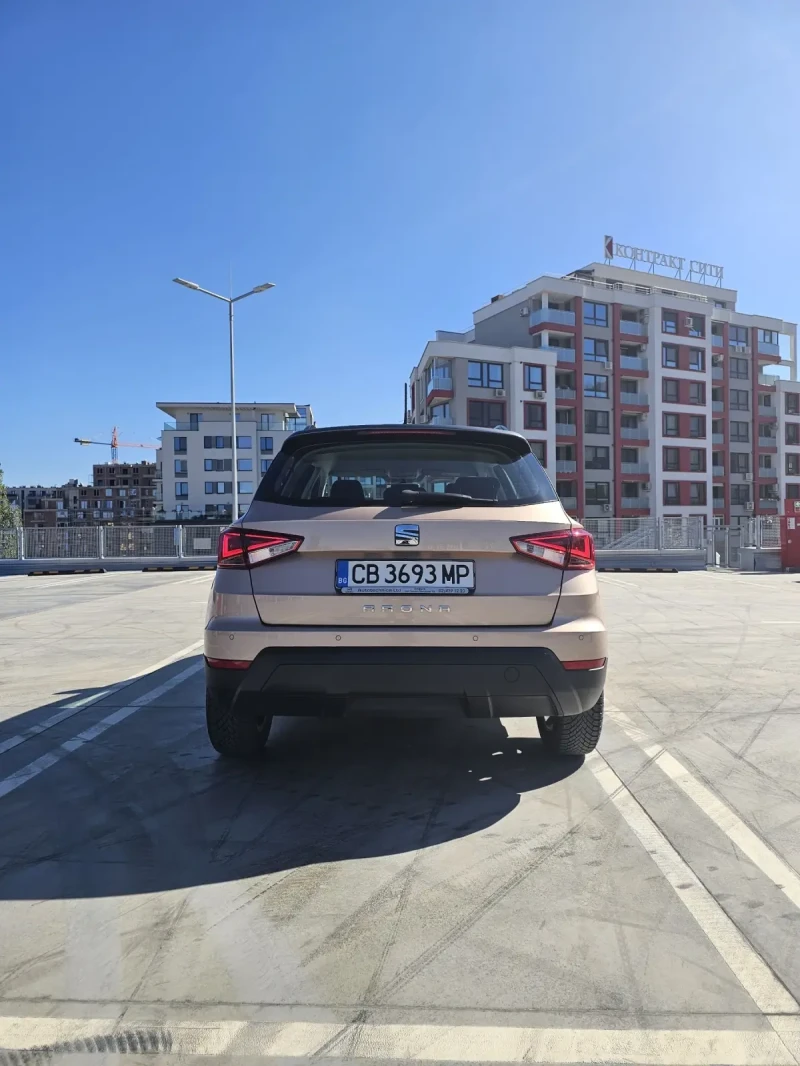 Seat Arona, снимка 6 - Автомобили и джипове - 47618061