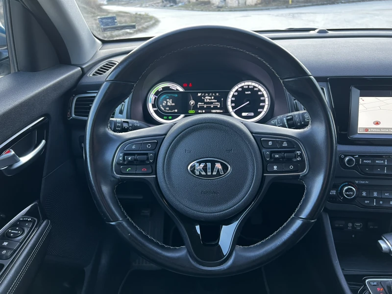 Kia Niro, снимка 17 - Автомобили и джипове - 48492585