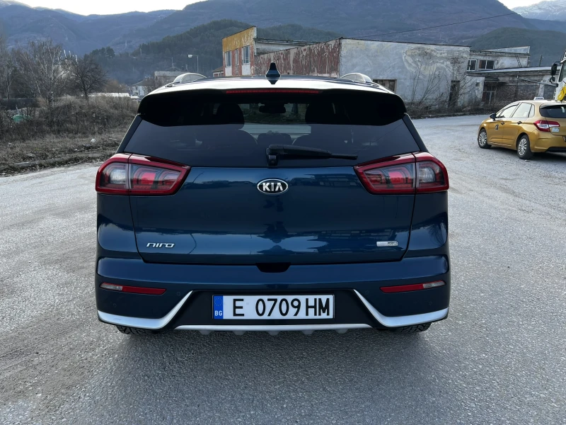 Kia Niro, снимка 6 - Автомобили и джипове - 48492585