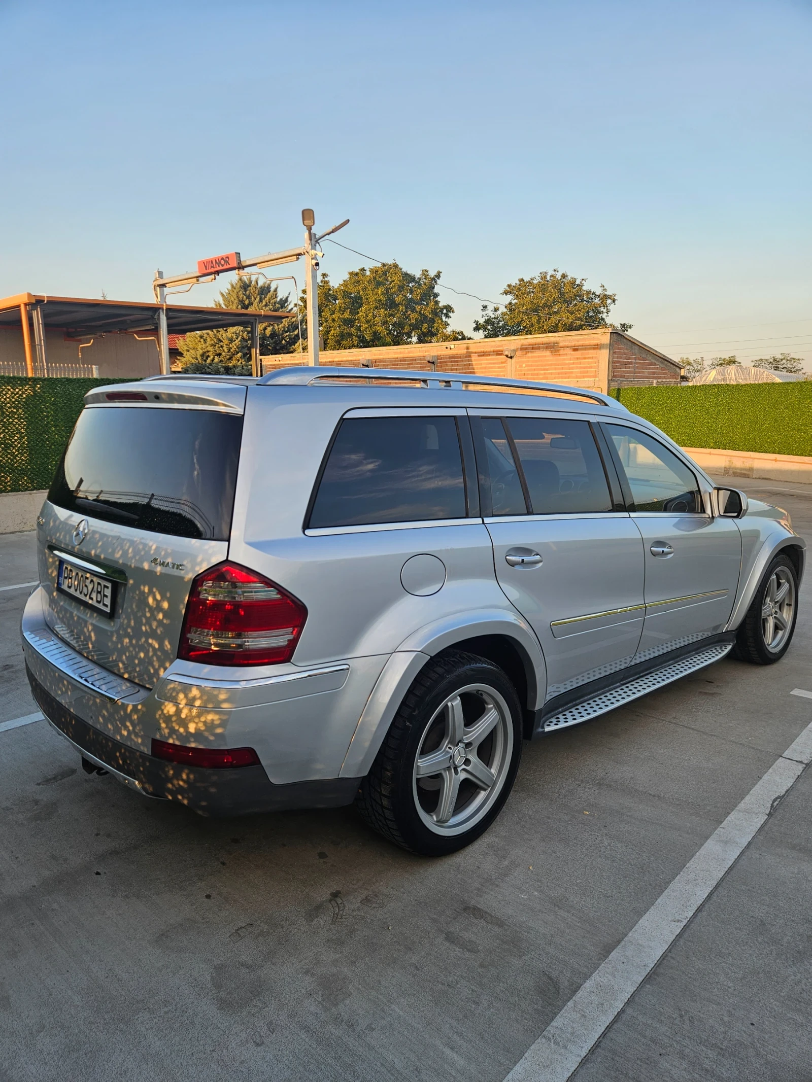 Mercedes-Benz GL 550  - изображение 7
