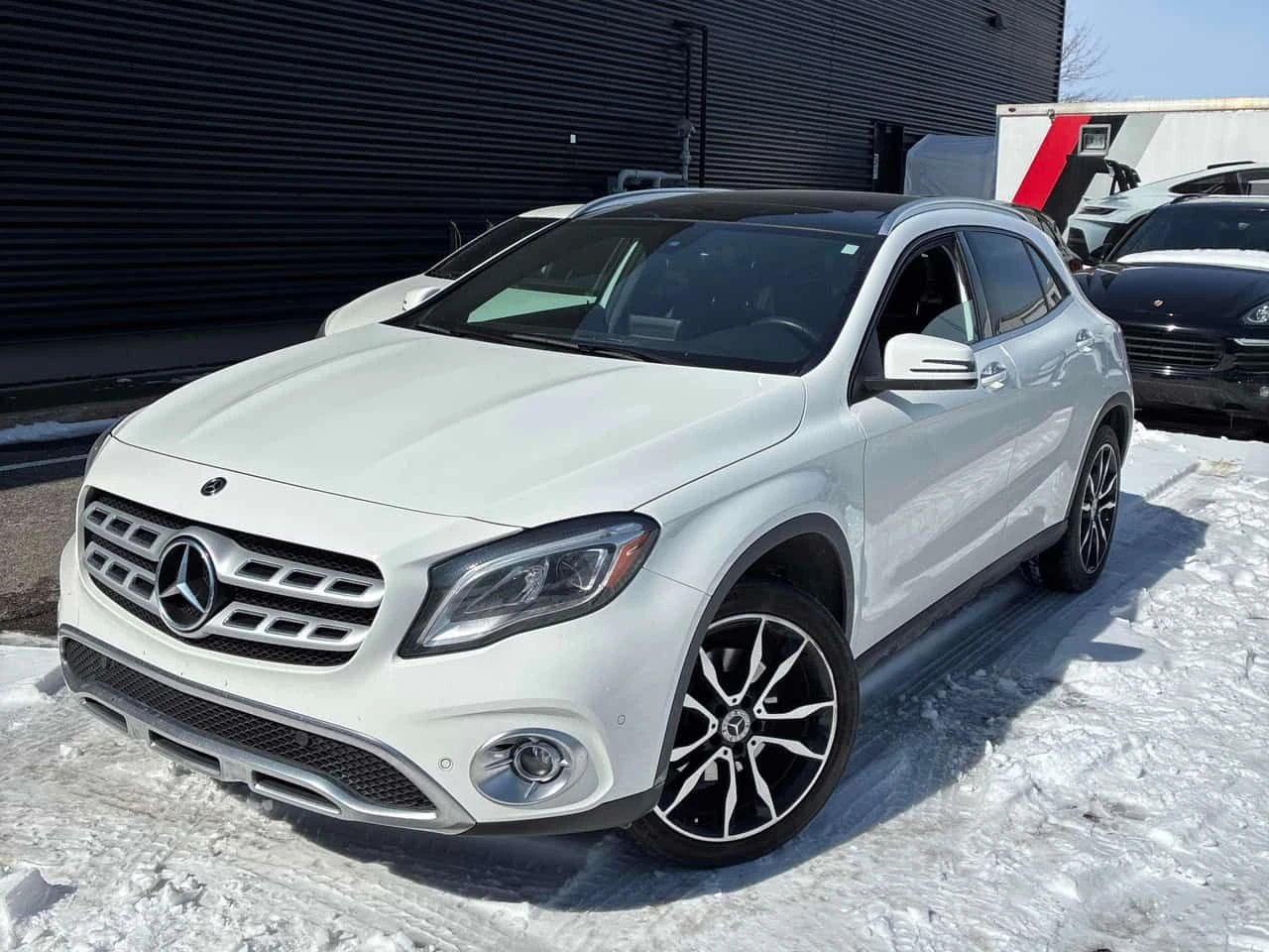 Mercedes-Benz GLA 250 * CARFAX * Панорама * Подгрев * 