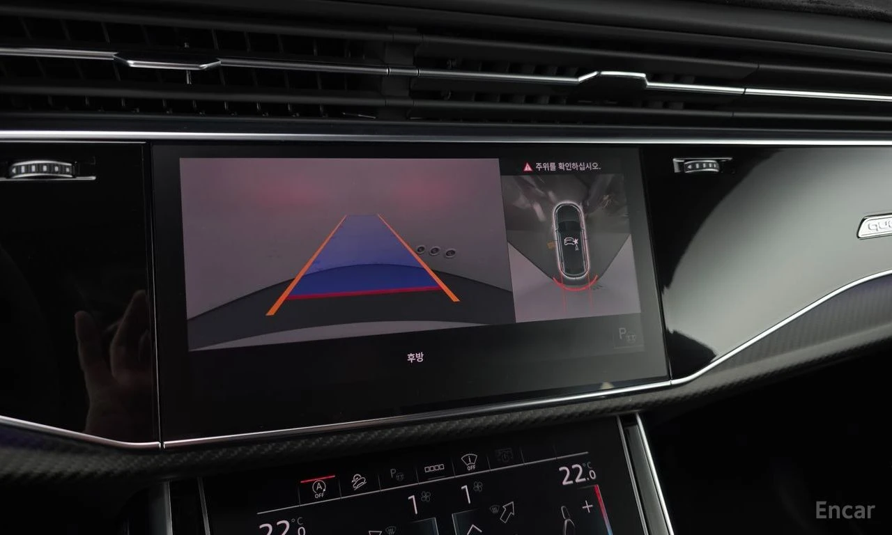 Audi RSQ8 * QUATTRO* CERAMIC* ALCANTARA* ПАНОРАМА* 360* HUD*, снимка 15 - Автомобили и джипове - 54488753