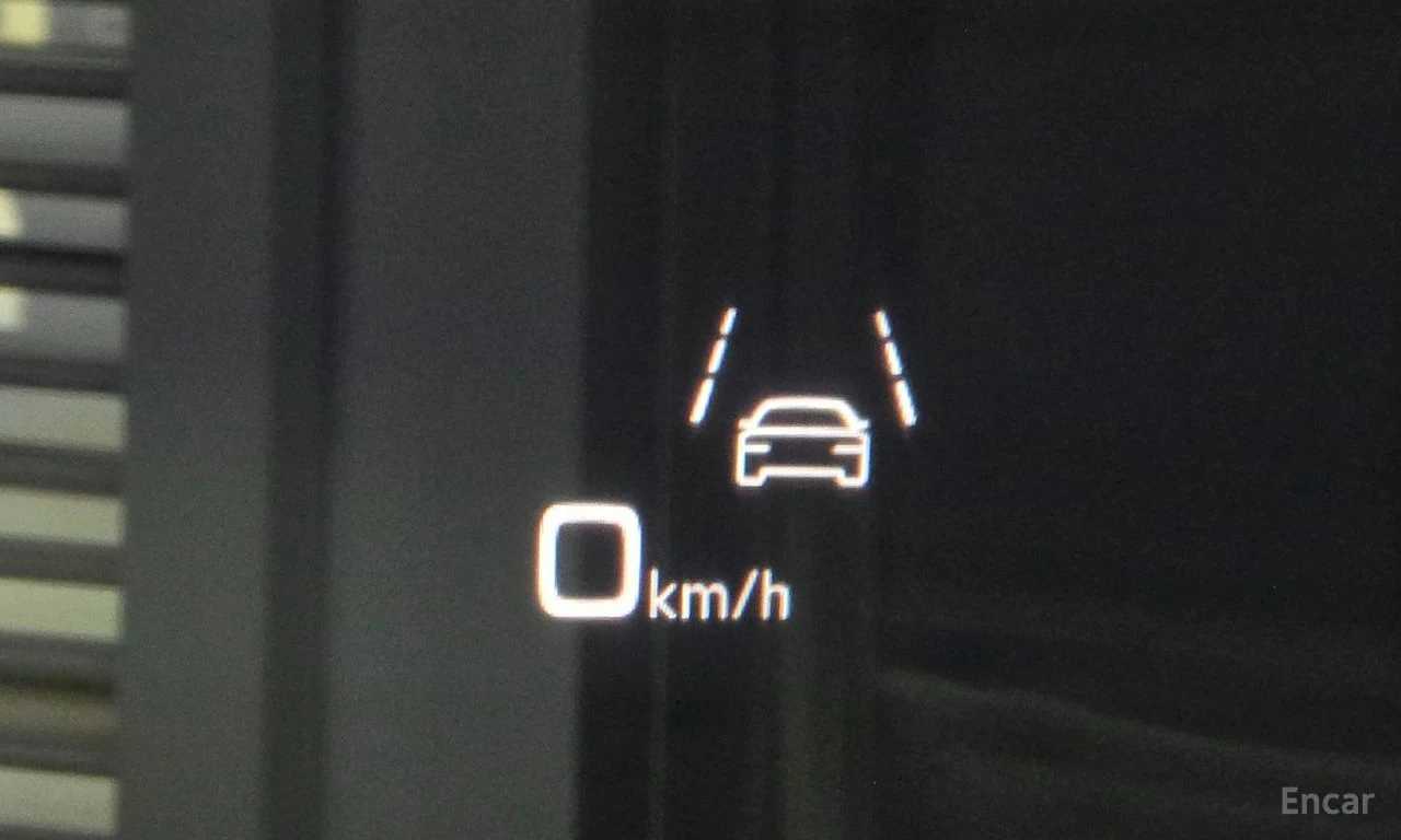 Audi RSQ8 * QUATTRO* CERAMIC* ALCANTARA* ПАНОРАМА* 360* HUD*, снимка 13 - Автомобили и джипове - 54488753