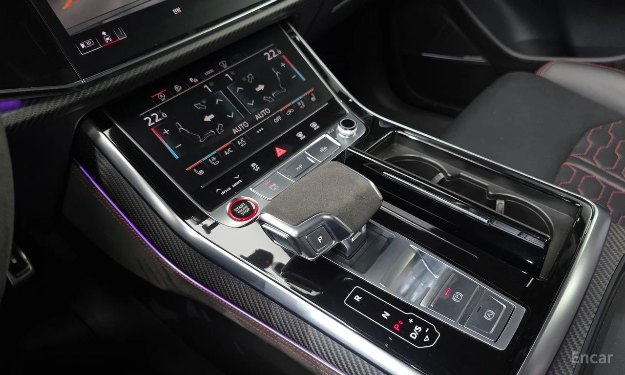 Audi RSQ8 * QUATTRO* CERAMIC* ALCANTARA* ПАНОРАМА* 360* HUD*, снимка 8 - Автомобили и джипове - 54488753