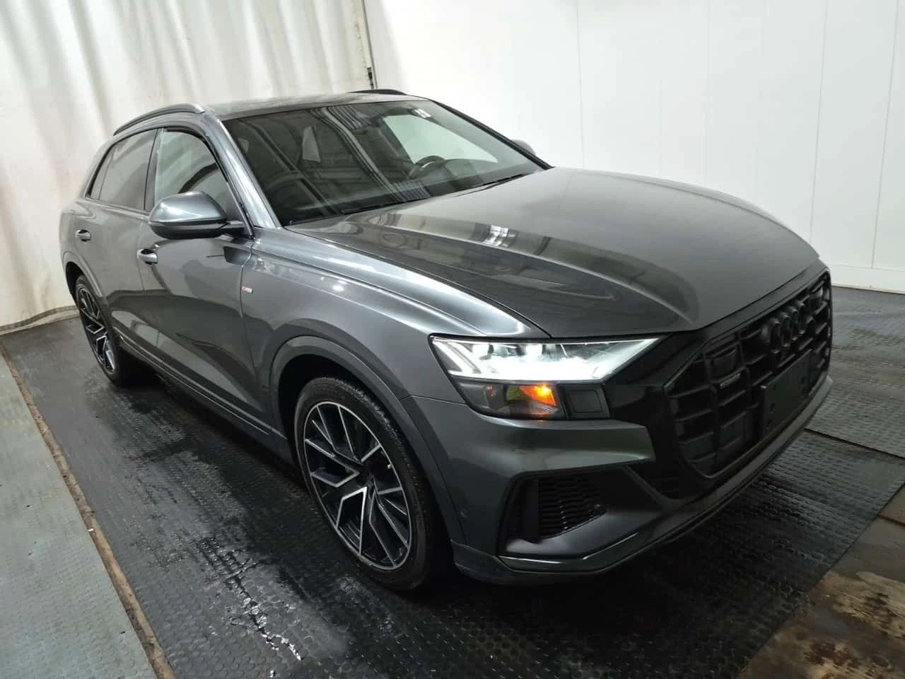 Audi Q8 TECHNIK  CARFAX, снимка 2 - Автомобили и джипове - 54609398