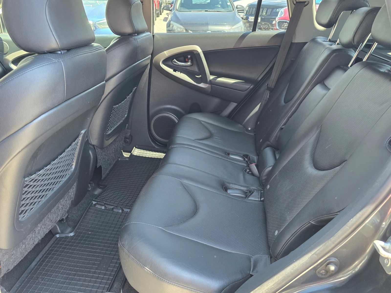 Toyota Rav4 2.2D-CAT/4x4/Лизинг, снимка 11 - Автомобили и джипове - 55446119