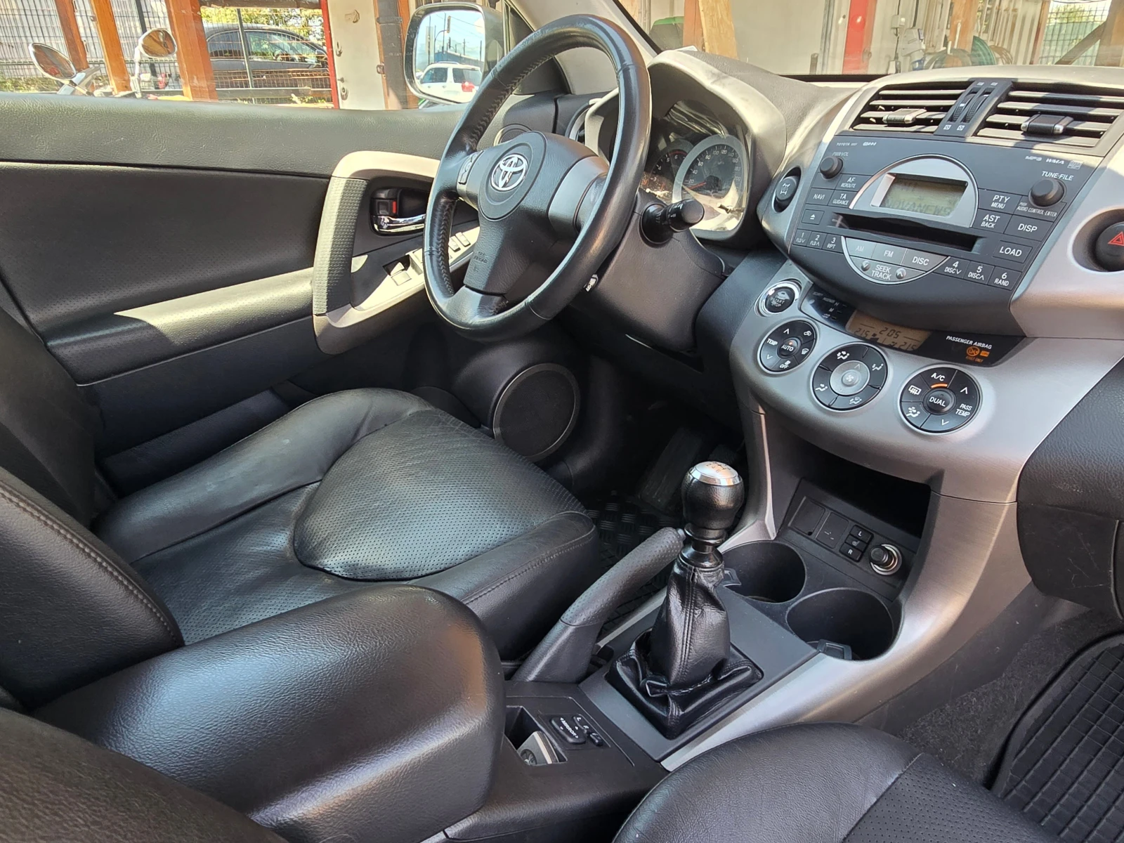 Toyota Rav4 2.2D-CAT/4x4/Лизинг, снимка 12 - Автомобили и джипове - 55446119