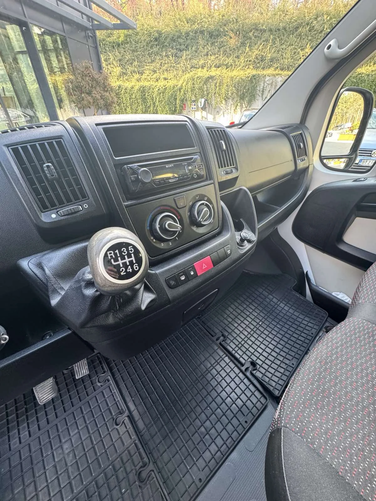 Peugeot Boxer, снимка 13 - Бусове и автобуси - 54438823
