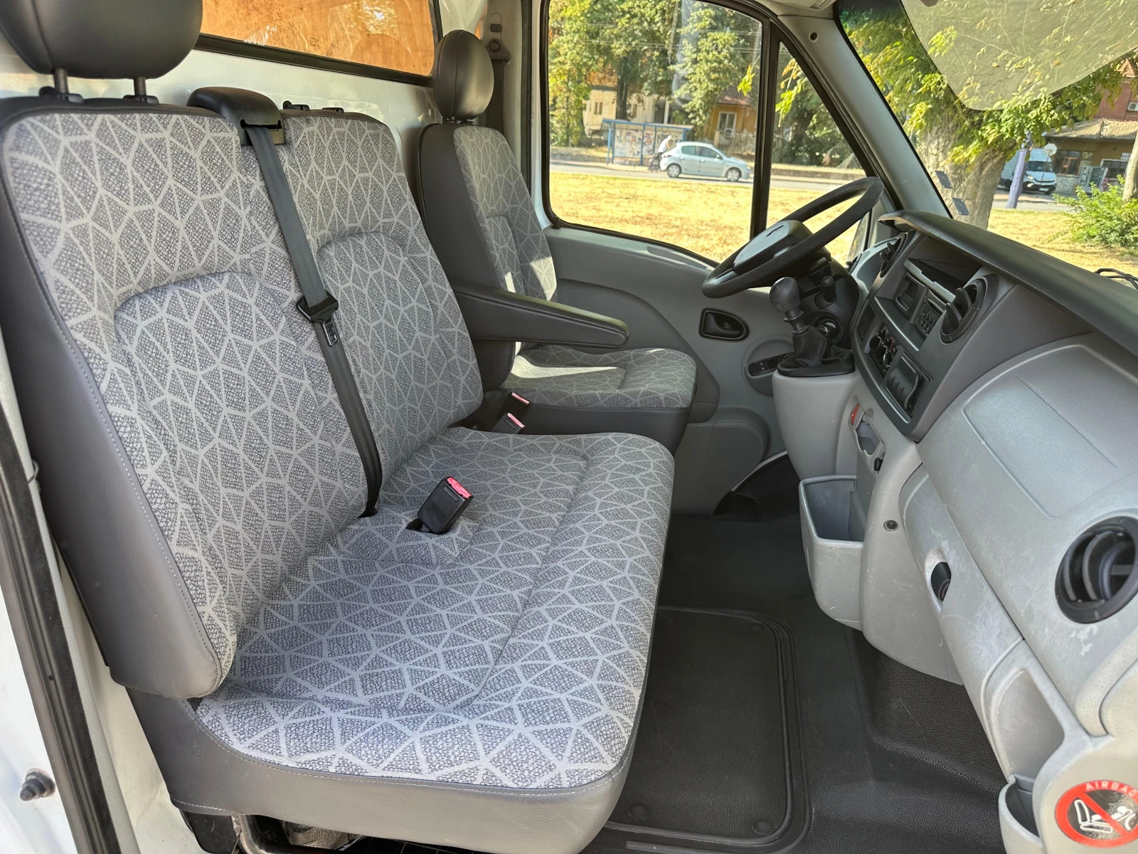 Renault Master 2.5* Климатик* Печка* Темпомат* Теглич, снимка 13 - Бусове и автобуси - 55889827