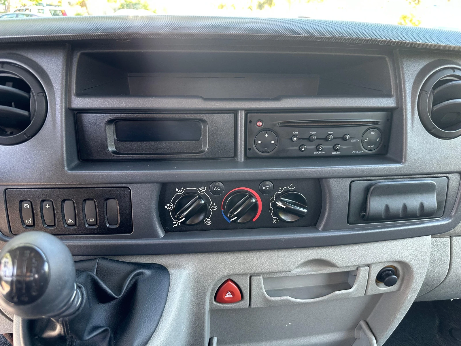 Renault Master 2.5* Климатик* Печка* Темпомат* Теглич, снимка 10 - Бусове и автобуси - 55889827