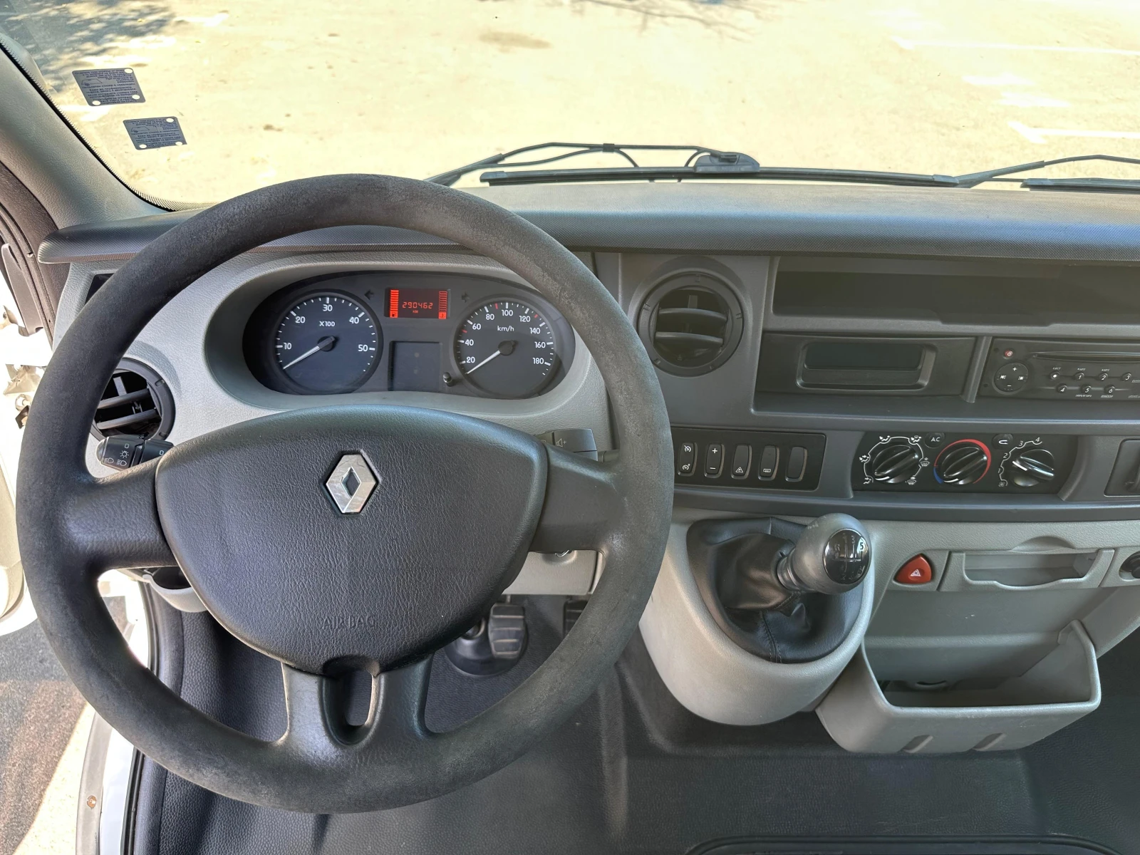 Renault Master 2.5* Климатик* Печка* Темпомат* Теглич, снимка 9 - Бусове и автобуси - 55889827