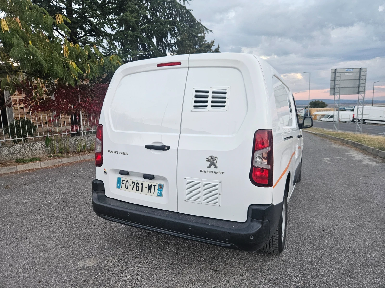 Peugeot Partner Макси  база, снимка 6 - Бусове и автобуси - 56619146