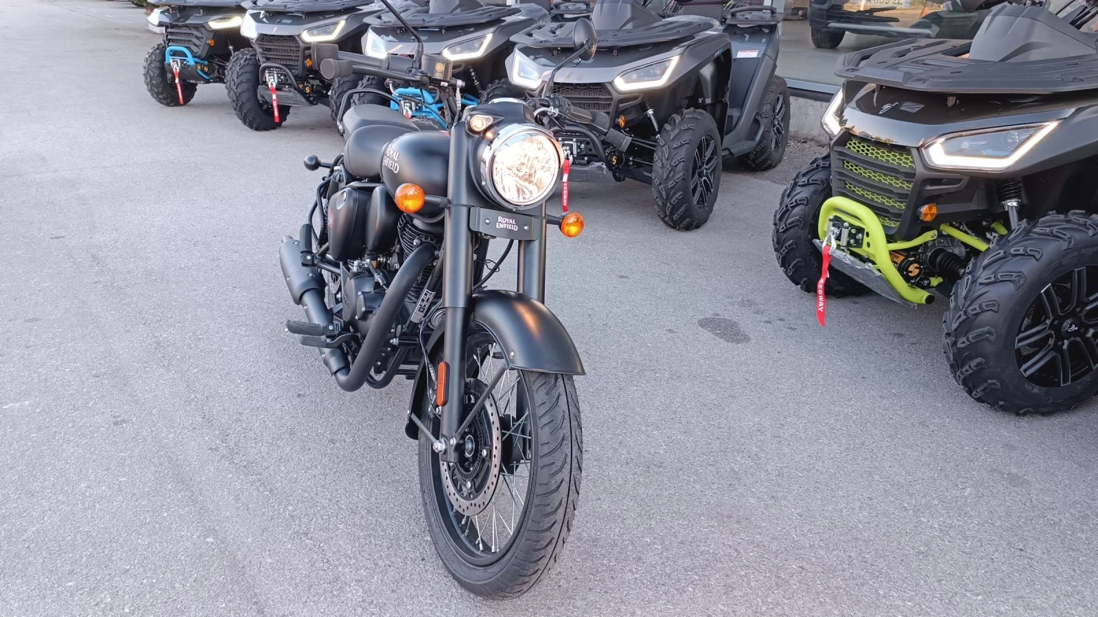 Royal Enfield Classic 350 Stealth Black - изображение 2