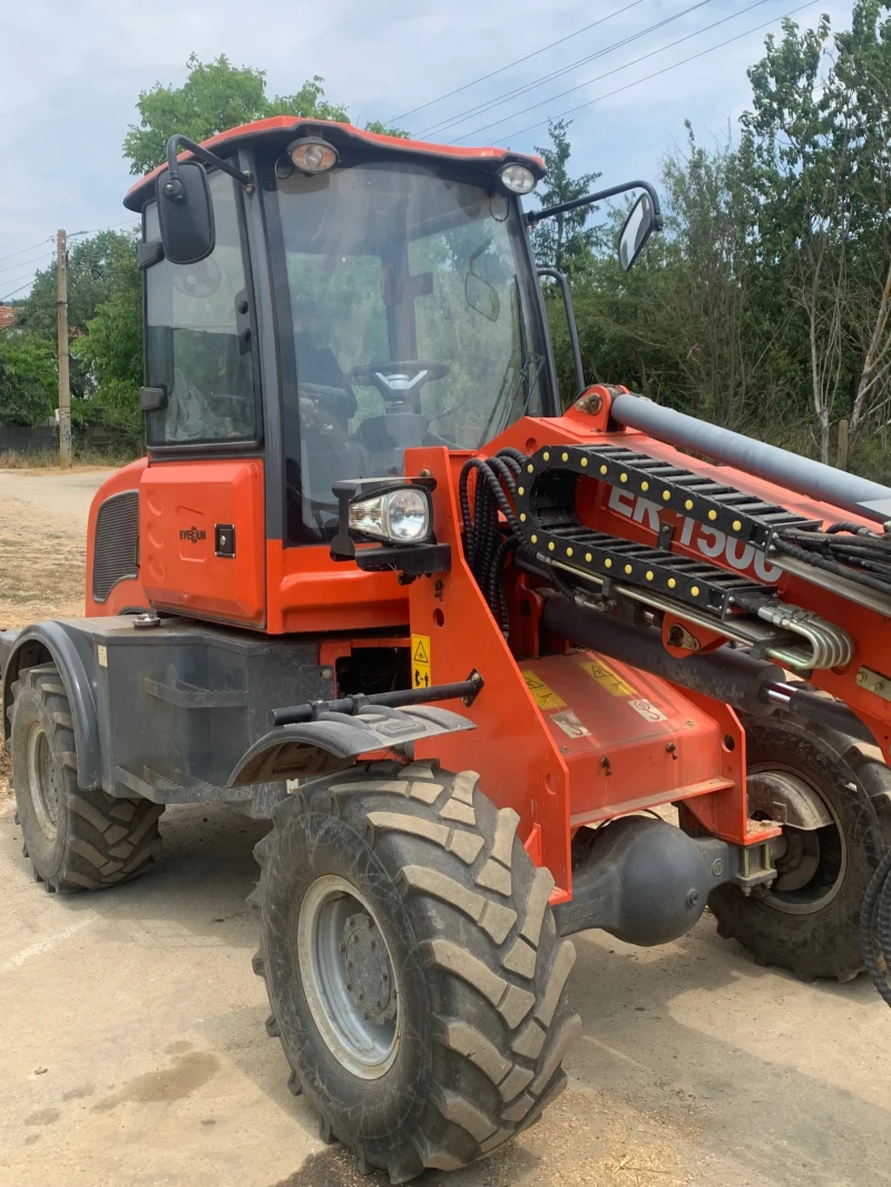 Телескопичен товарач EVERUN ER1500, снимка 2 - Селскостопанска техника - 52890458