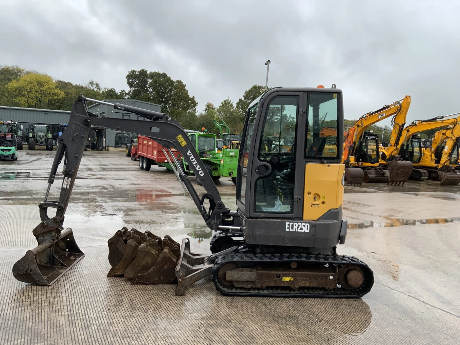 Багер Volvo ECR25D - изображение 3